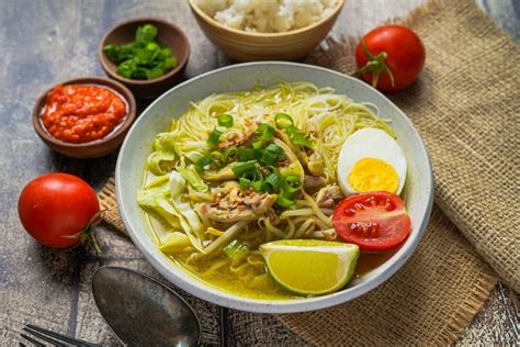 Soto Ayam Lamongan: Rasa Hangat di Setiap Sudut Cilacap